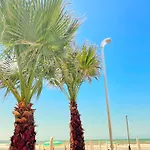 Emperius Beach Room